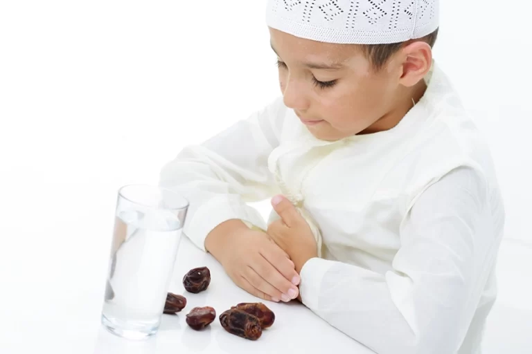ما هو السن المناسب لـ صوم رمضان للاطفال؟